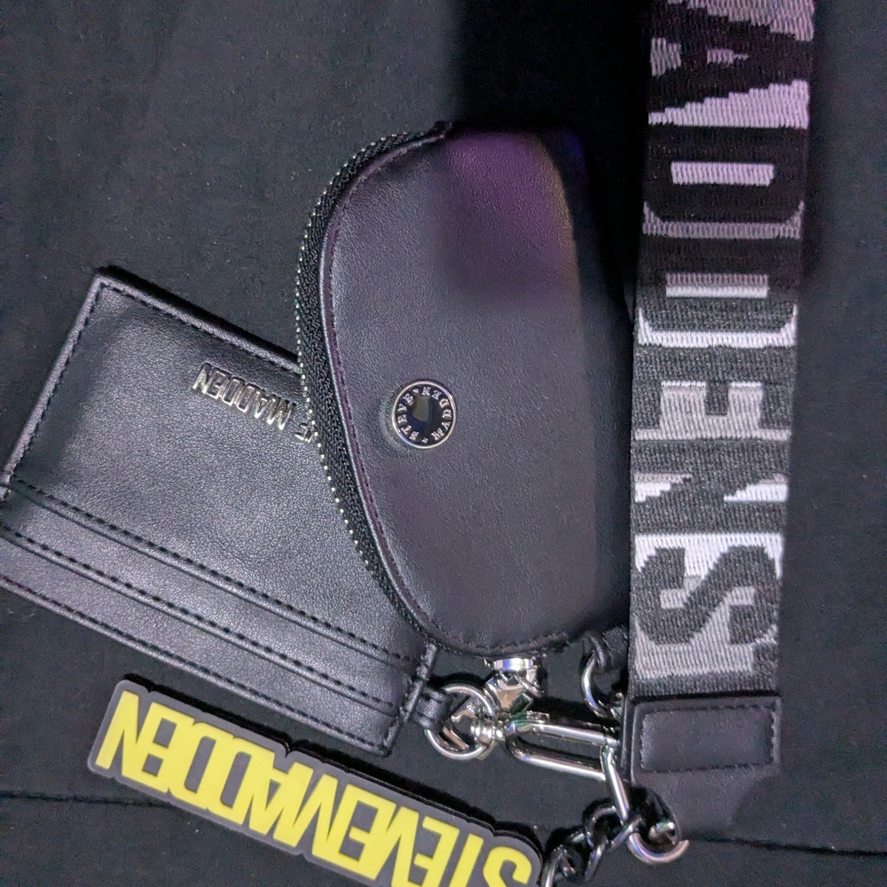 Steve Madden Black Wristlet Set
